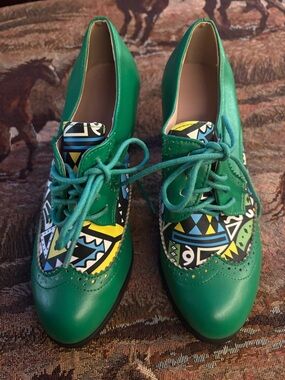 Source Unknown Green Lace-Up Brogue Heels with Multicolor Geometric Panels